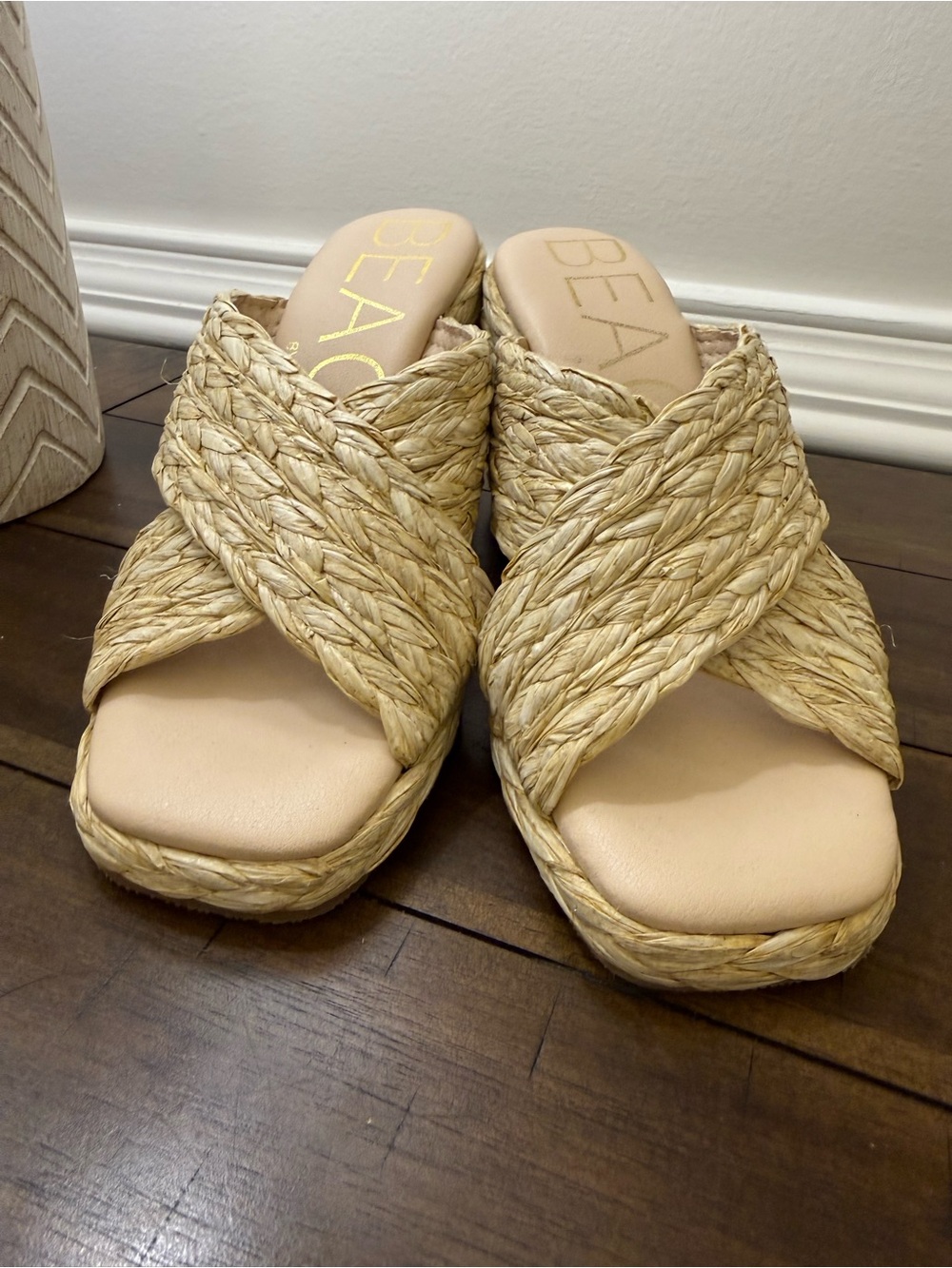 Beach by Matisse Raffia
Crisscross Wedge Sandals size 6 - Picture 2 of 10